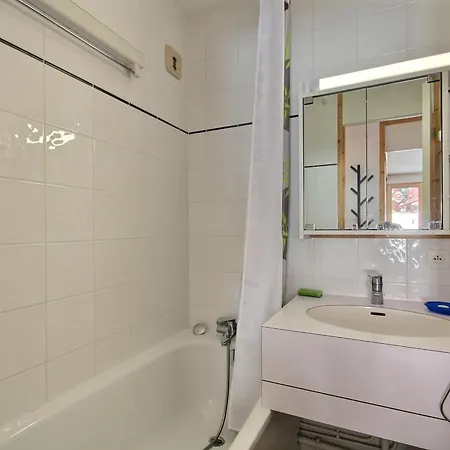 Apartment 2 Pieces Au Pied Des Pistes, Proche Commerces, Parking Couvert - Fr-1-455-258 *